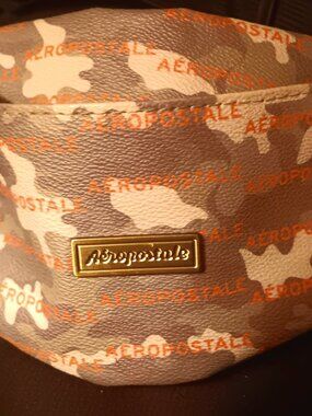 NWOT Aeropostale camouflage fannypsck